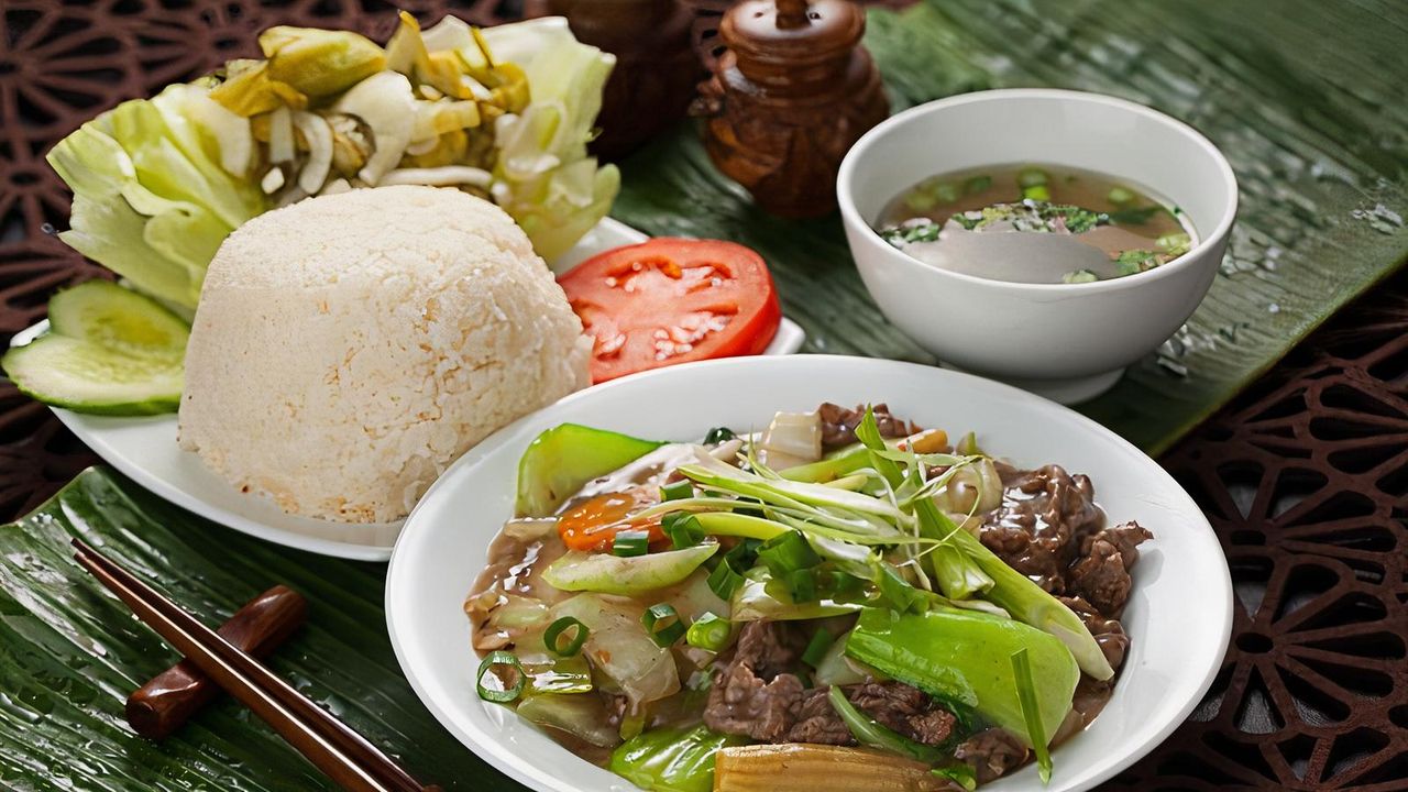 Jasmine Rice with Stir Fry Beef & Mixed Vegetables