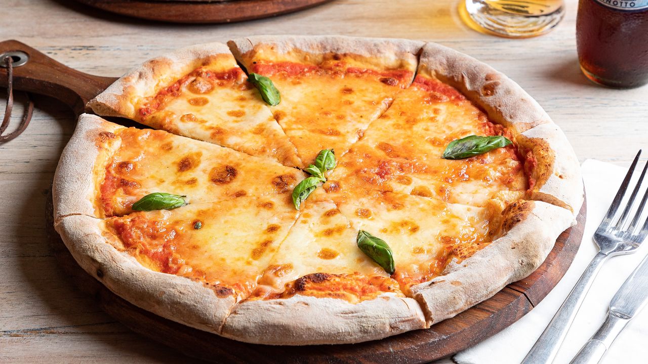 Margherita Pizza (V)