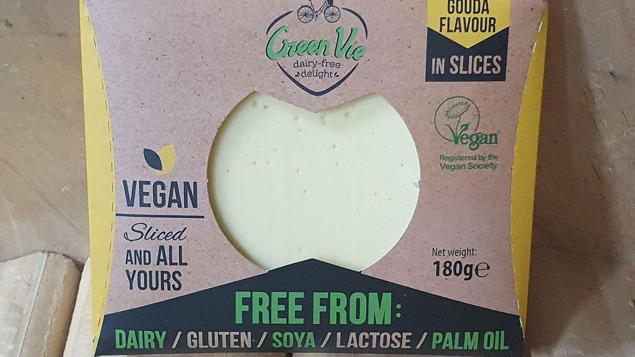 Green Vie Sliced Gouda Cheese 180 g