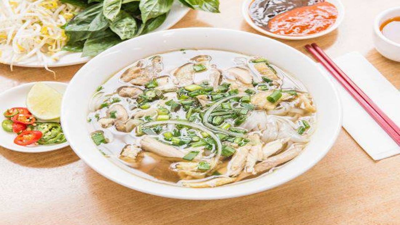 Vietnamese Rice Noodle w/ Shredded Chicken.