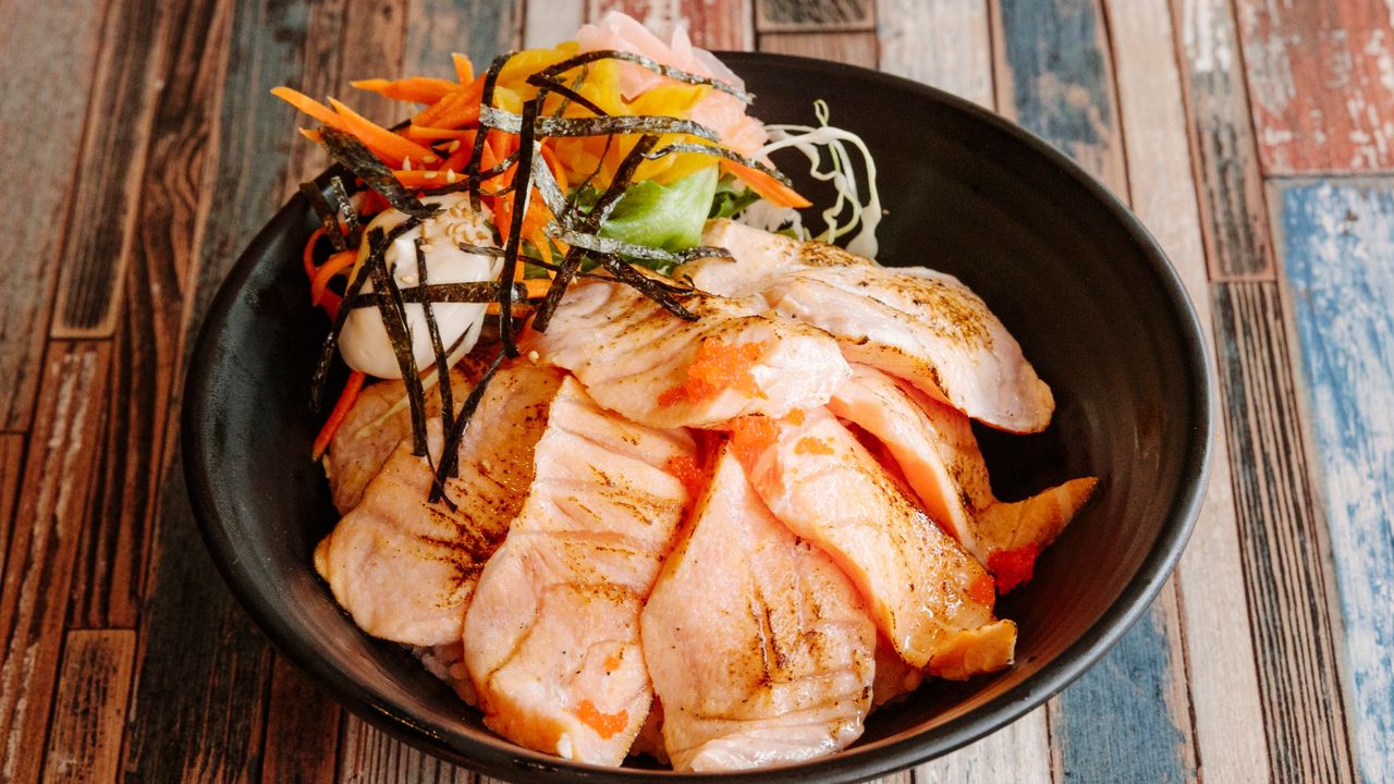 Aburi Salmon Donburi
