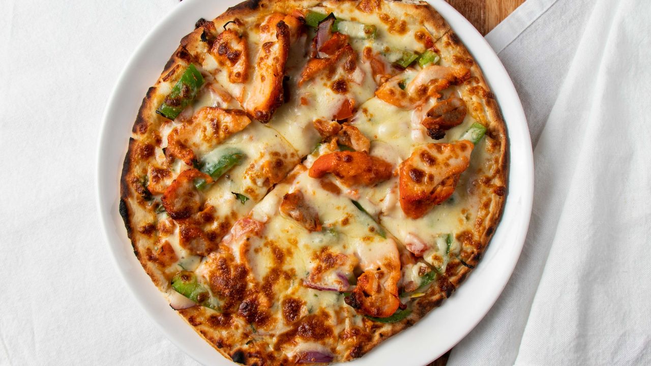 Tandoori Chicken Pizza Naan