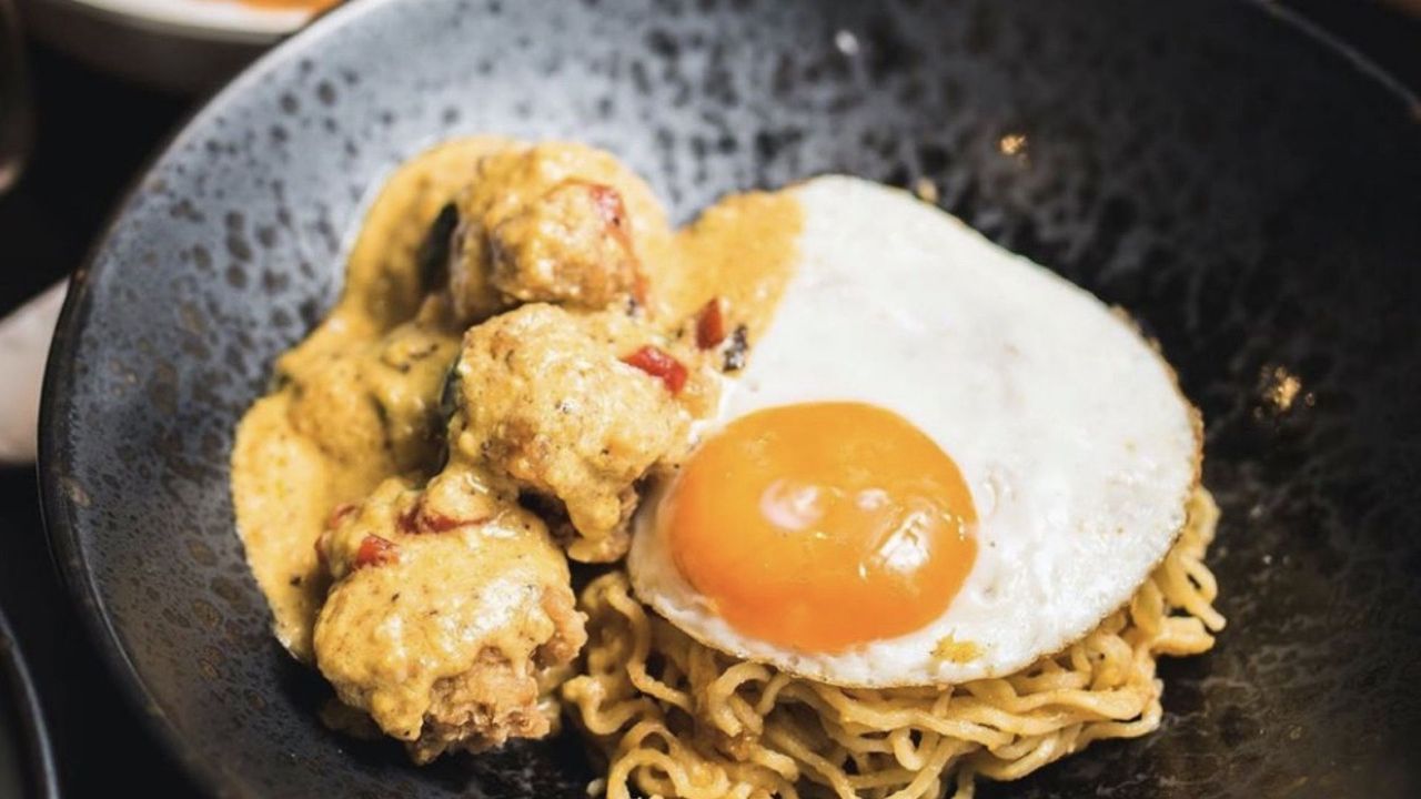 Salted Egg Chicken Indomie