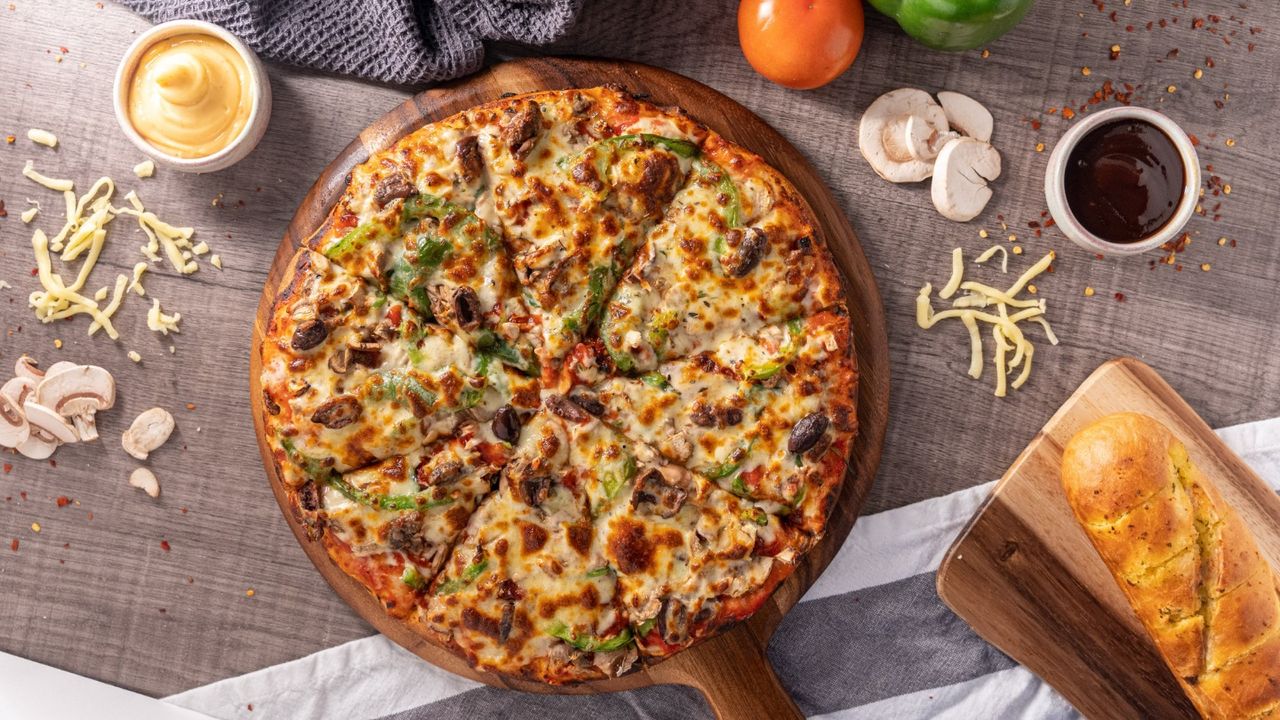 Gourmet Vegetarian Pizza