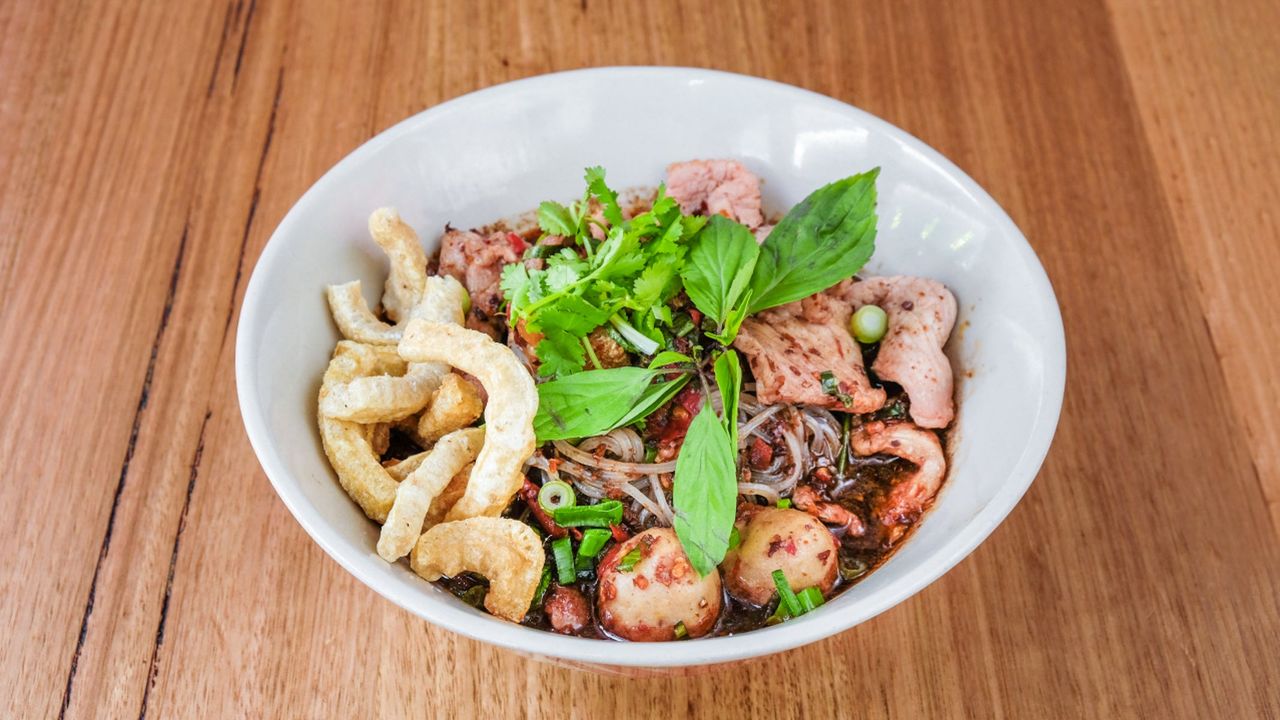 Mama Boat Noodle Soup with Pork (Spicy)