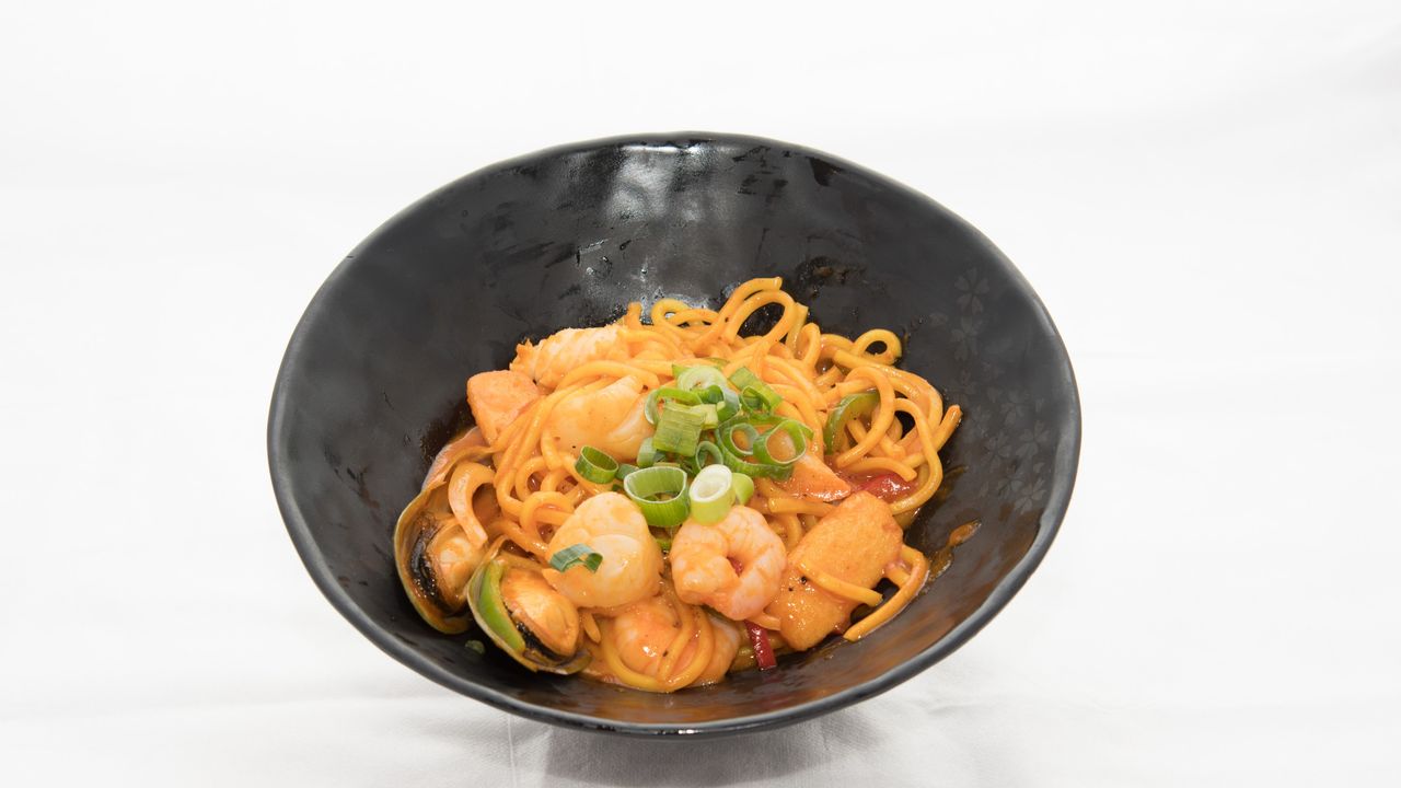 N2. Curry Chicken Dry Noodles