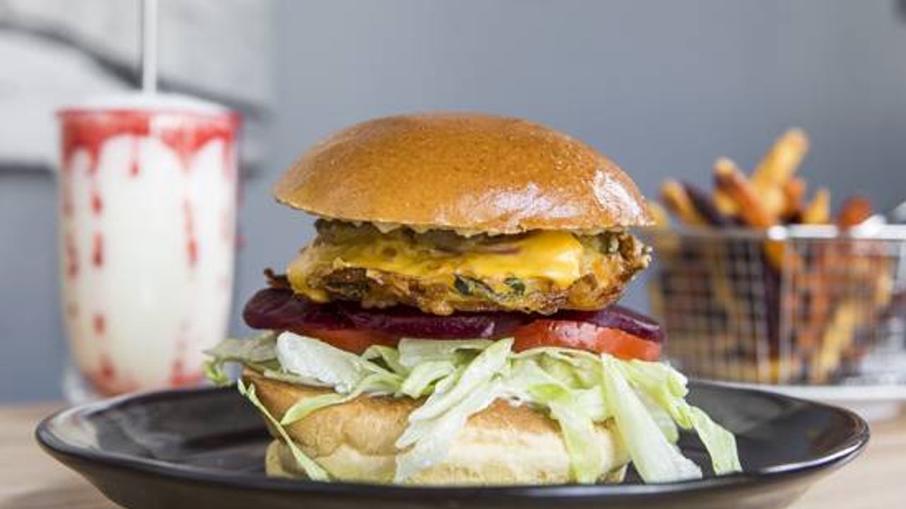 Vegie Veggie Burger (V)