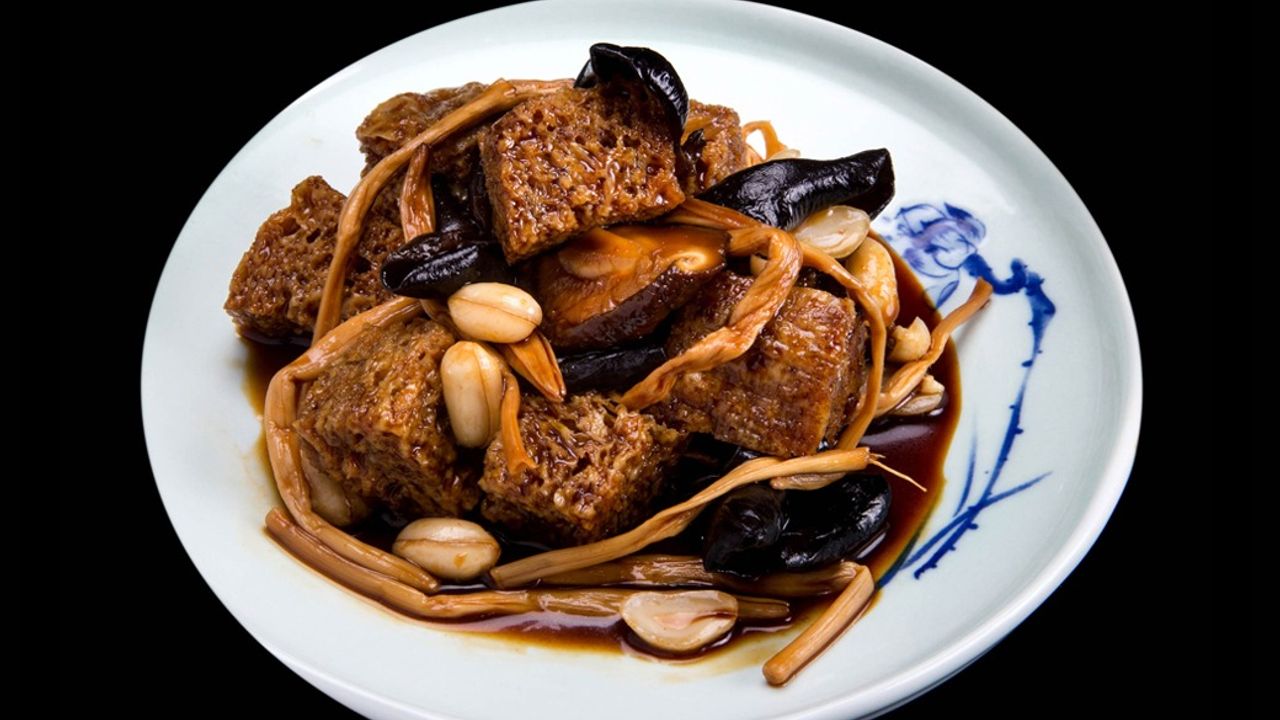 A10. Braised Gluten with Black Fungus