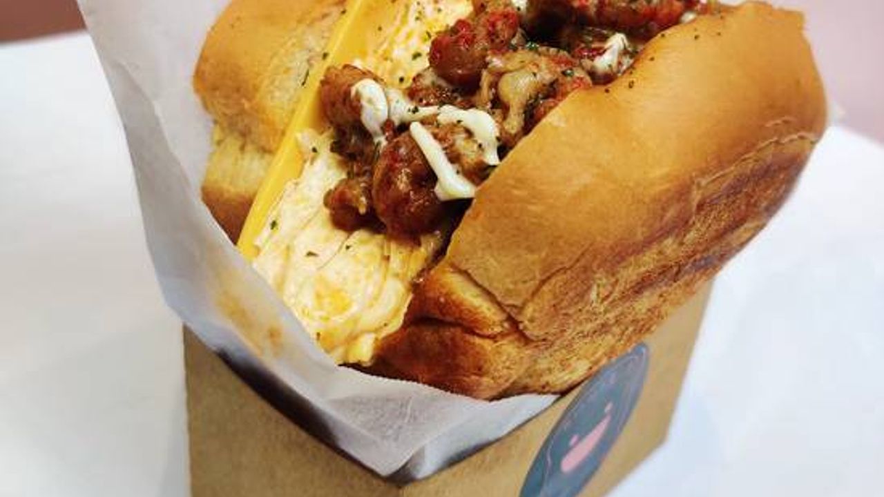 Yabby Tail 🦞麻辣小龙虾厚蛋吐司