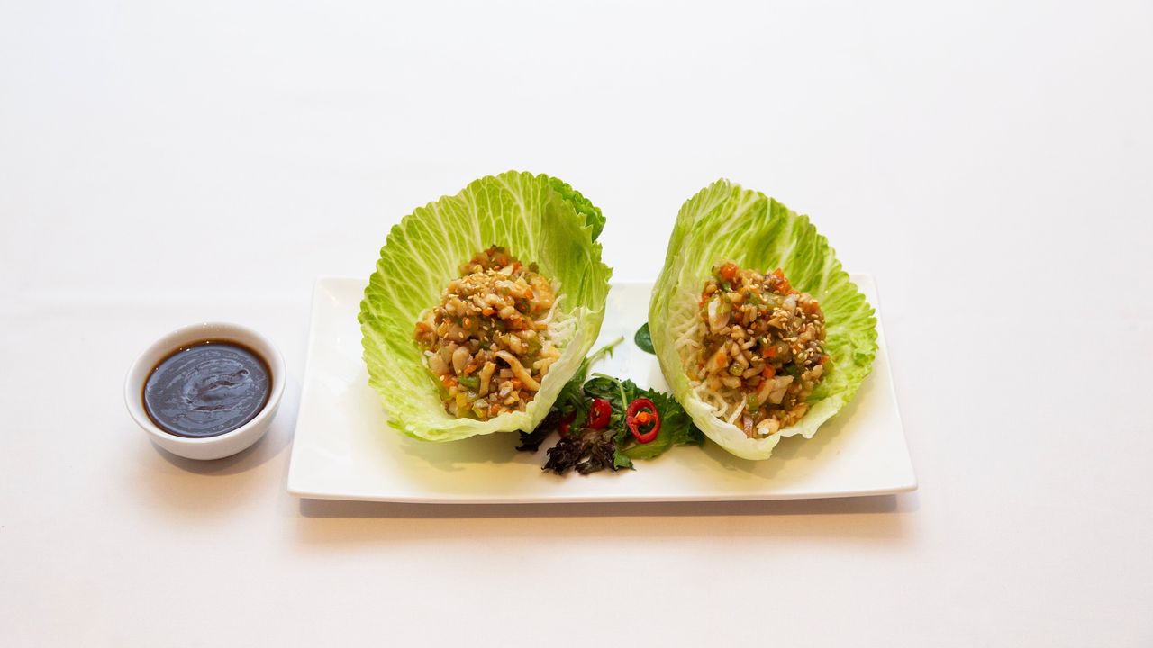 San Choy Bao Lettuce Wrap (2pcs)