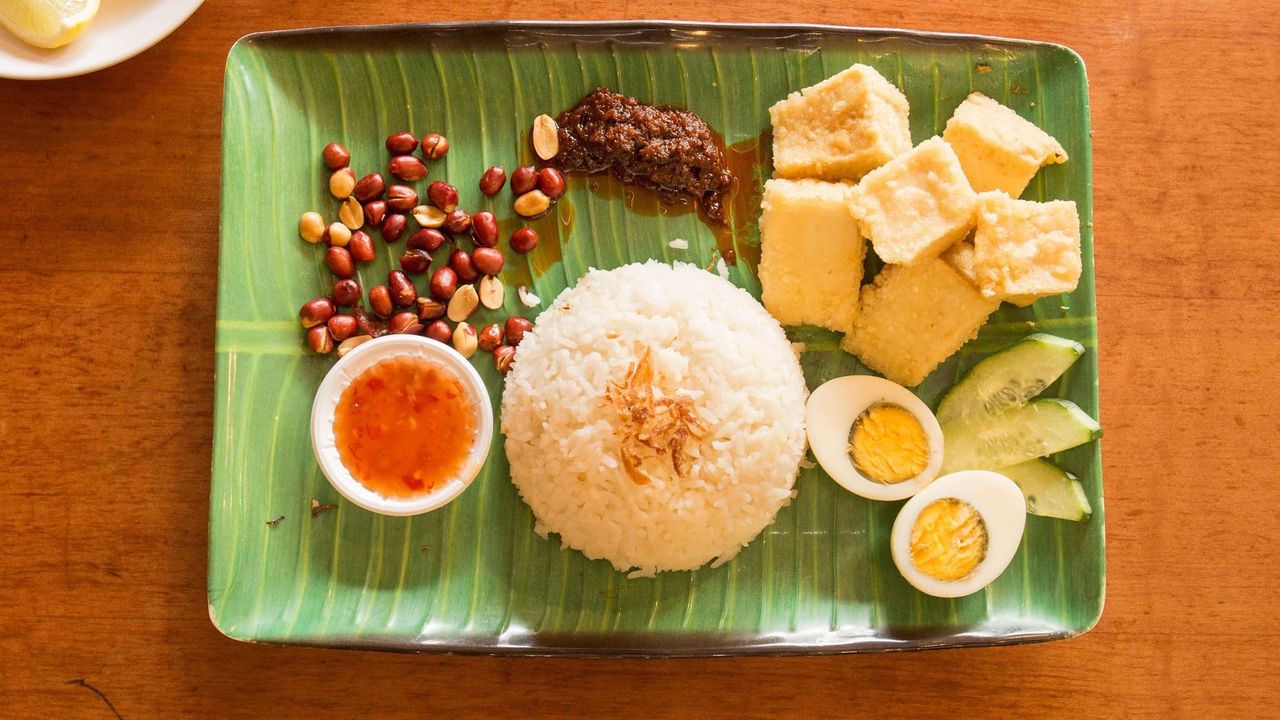 Nasi Lemak Vegetarian Anchovies & Tofu