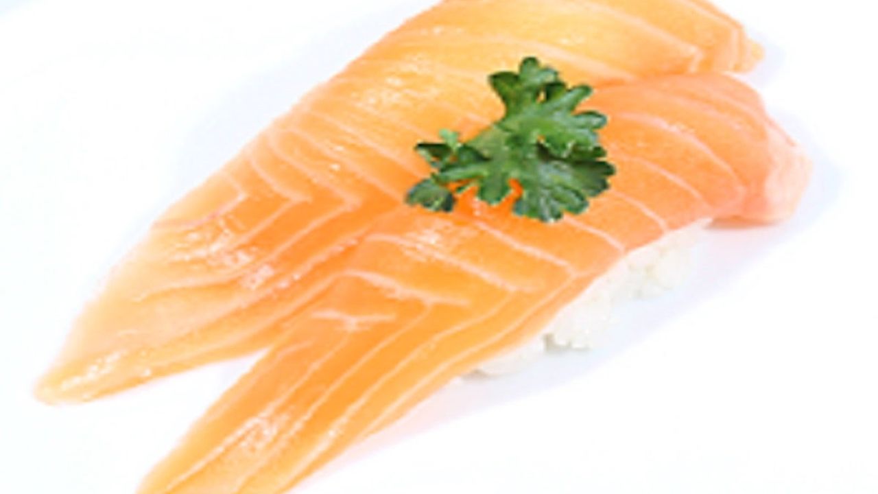 Salmon Nigiri  (3 Pcs)