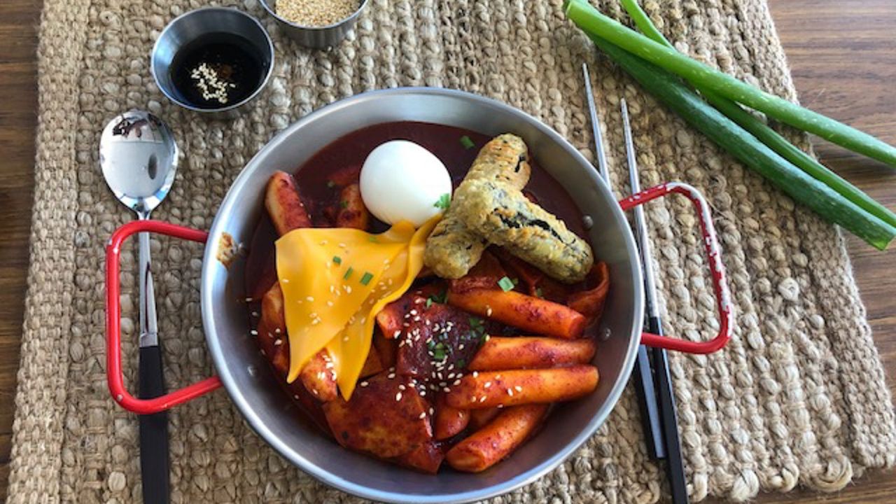 Spicy Rice Cake (Tteok bo kki)