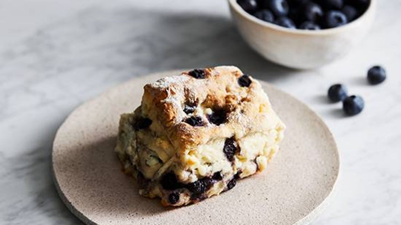 Berry & White Choc Scone