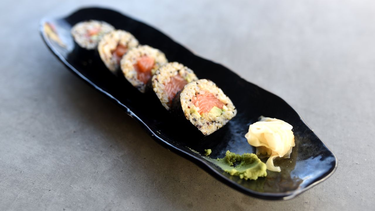 Salmon Quinoa Roll (5 Pcs) (GFO)