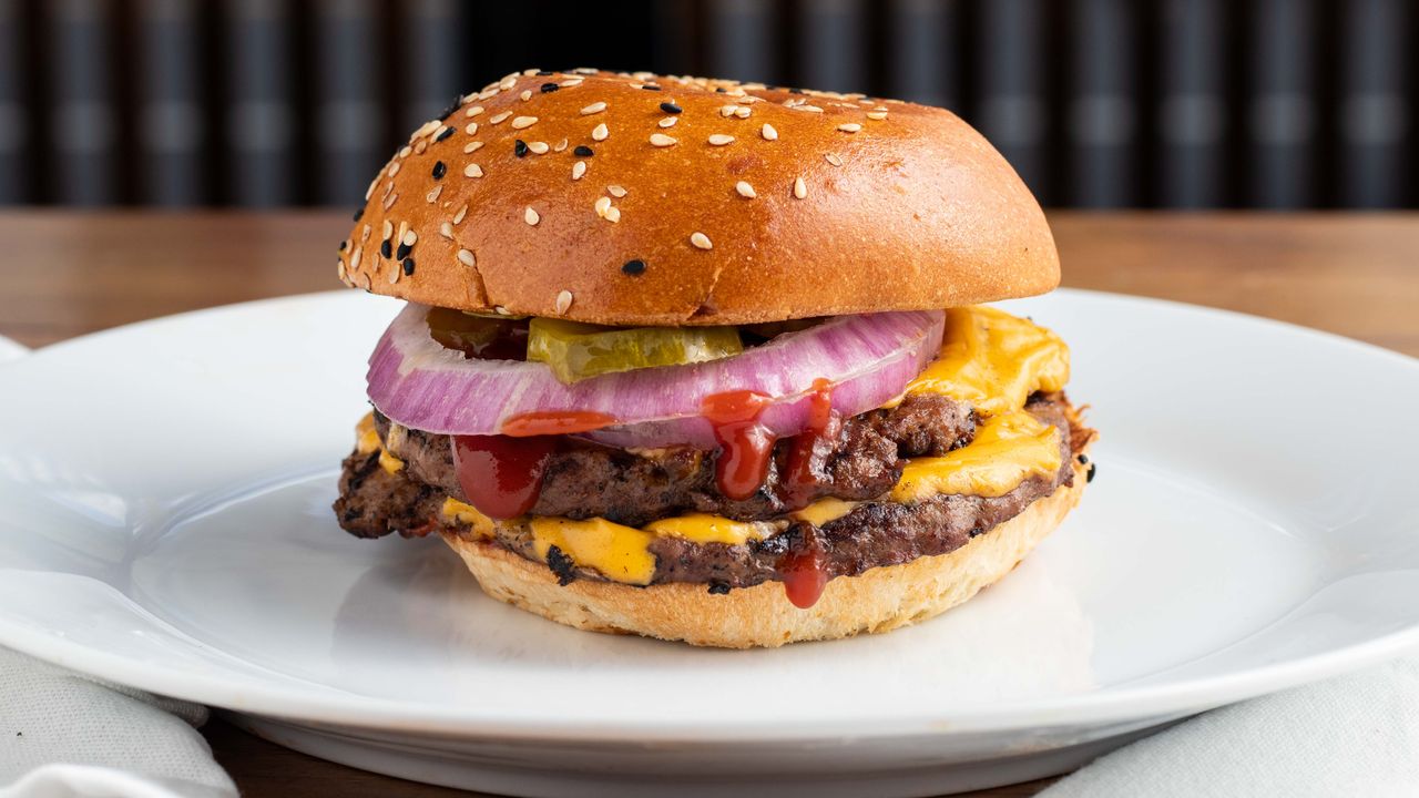 Double Classic Burger, Chips & Drink