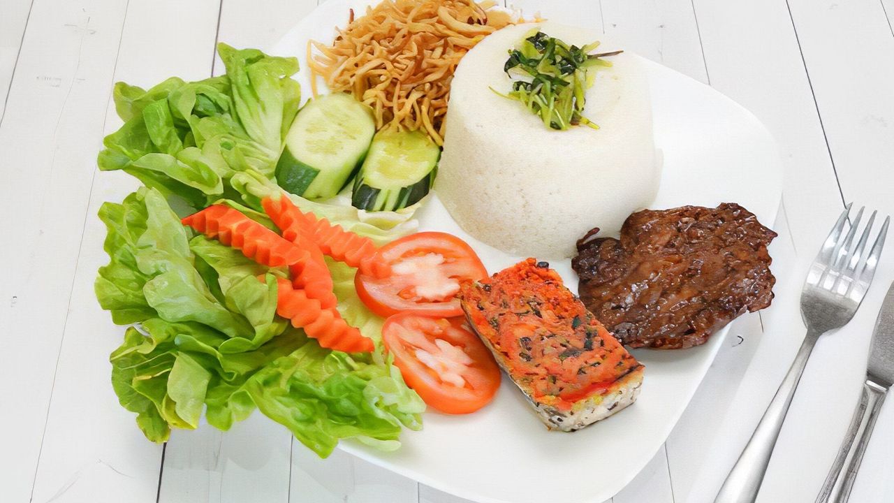 The Vietnamese Broken Rice with Vegan Pork Chop (Cơm Tấm)