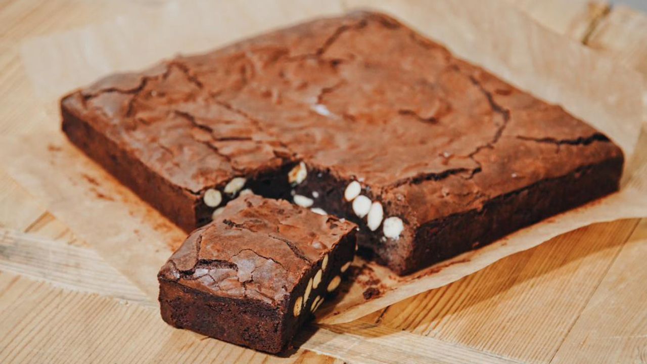 Dark Chocolate and Almond Brownie (Individual)