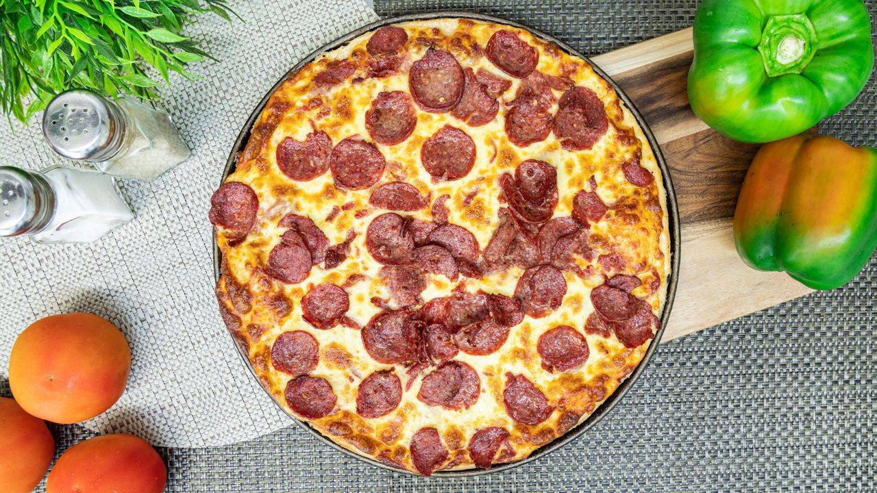 Pepperoni (Cheesy) Family 15"