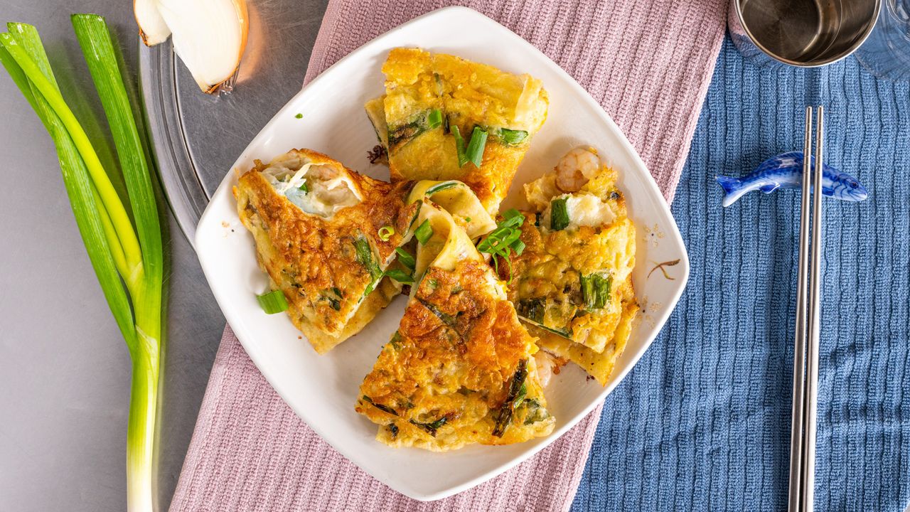 Seafood & Green Onion Pancake  해물 파전(Haemul Jeon)