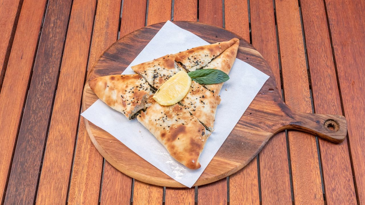 Spinach Triangles Pizza