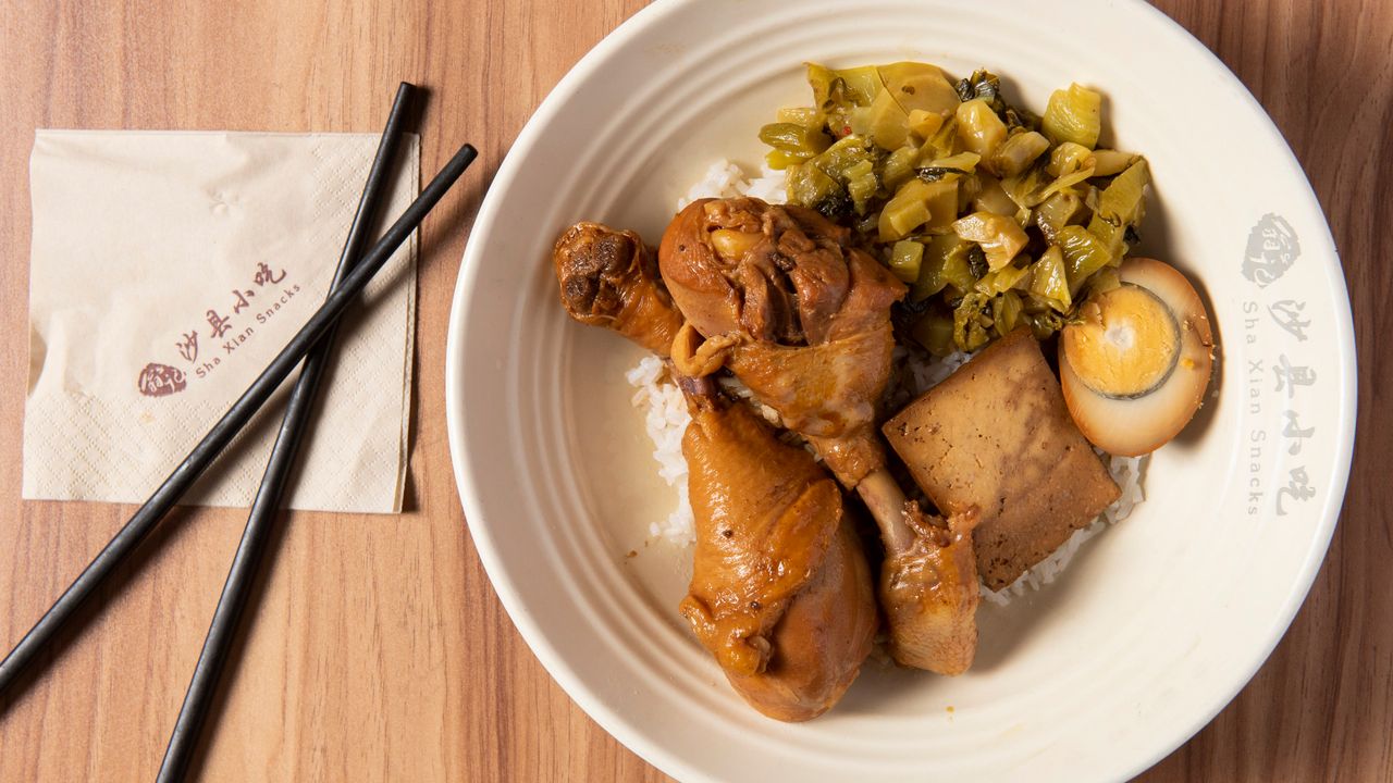 Braised Chicken Drumstick on Rice