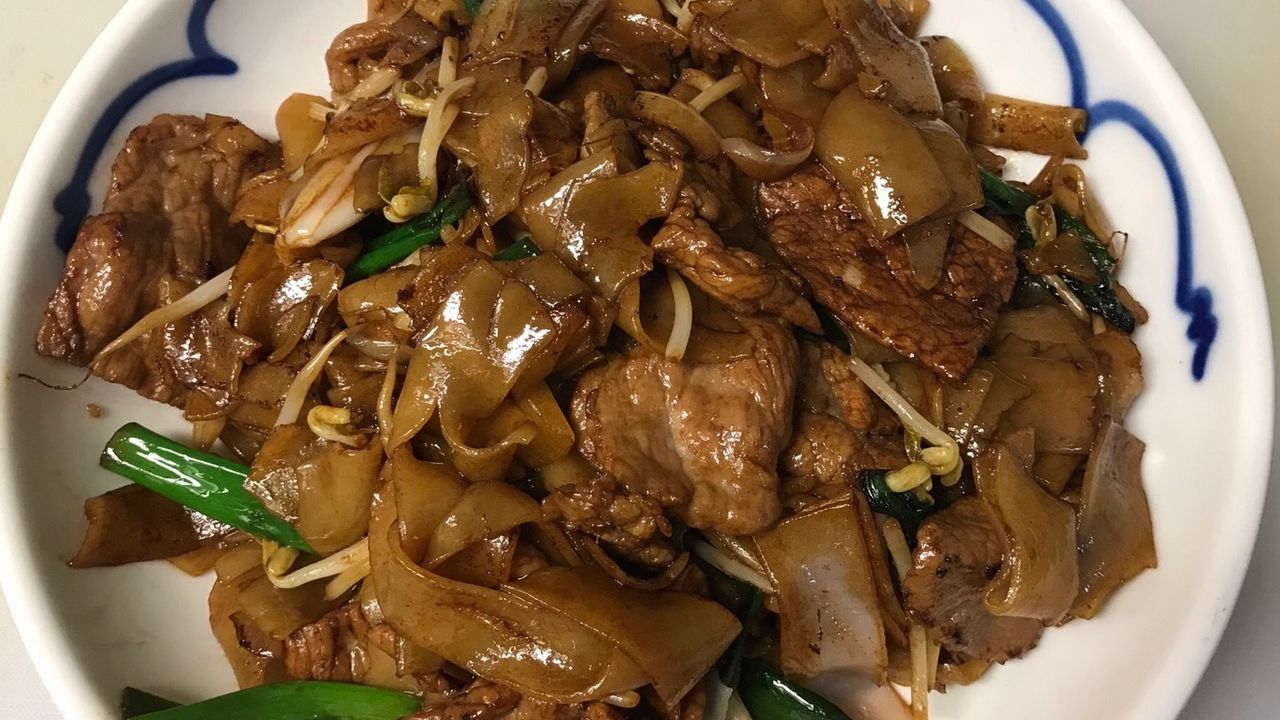 Stir Fried Beef with Rice Noodle
