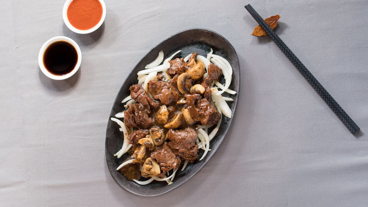 鐵板黑椒牛柳 Sizzling Black Pepper Steak