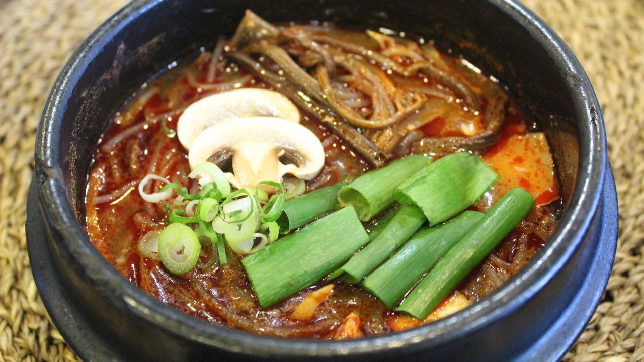H4. Yookgyejang Jjigae