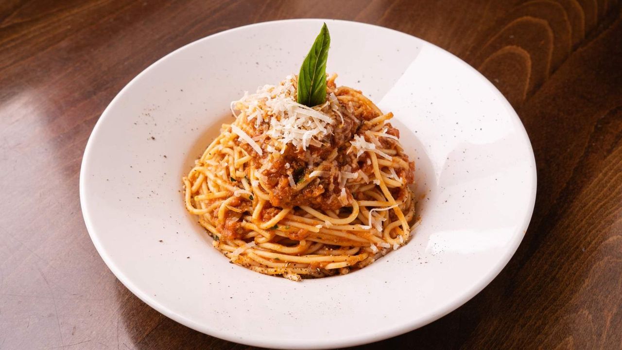 Spaghetti  - Beef Bolognese Sauce (u)