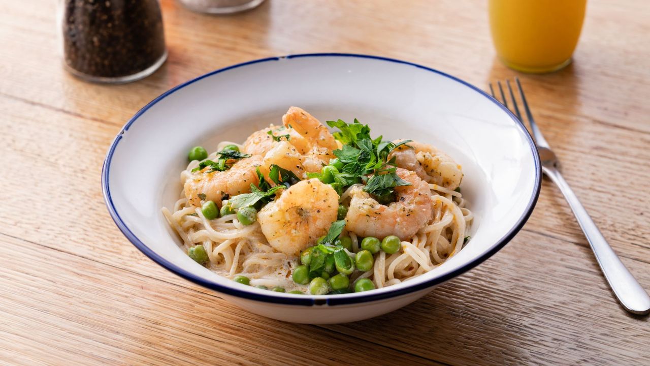 GARLIC PRAWN & PEA
