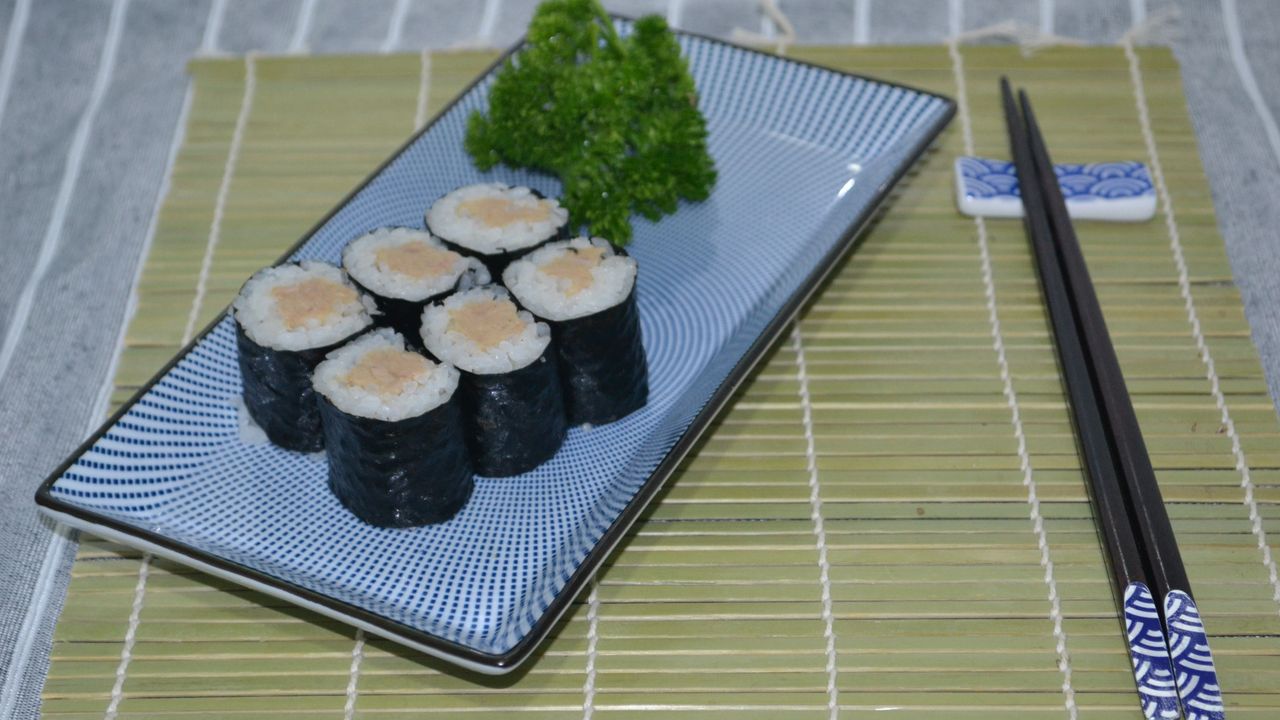 Tuna Salad Mini Roll (6pc)