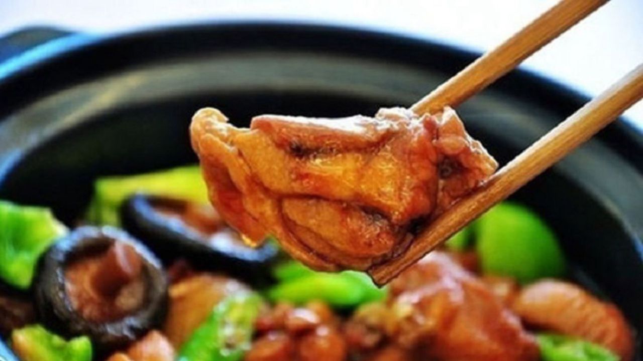 Brown Braised Chicken (Hot)