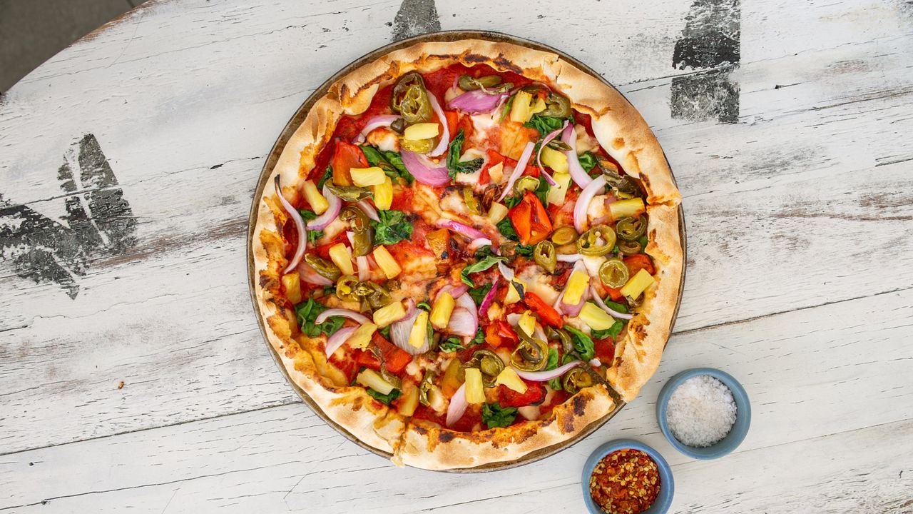 Hot Hawaiian Pizza (v)
