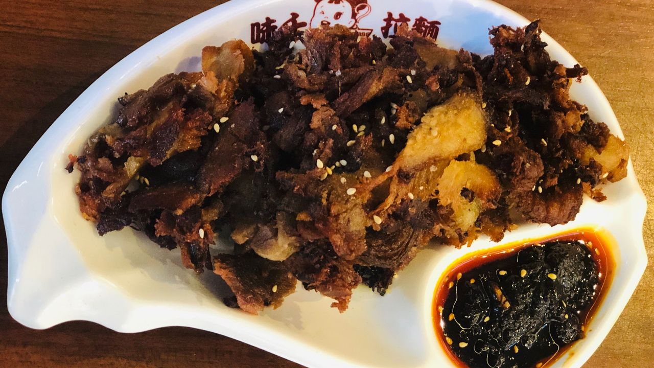 Crispy Pork Serve with Volcano Sauce