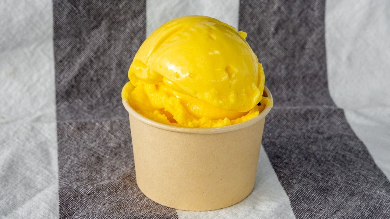 Mango & Roasted Coconut Ice Cream Tub (Gf)