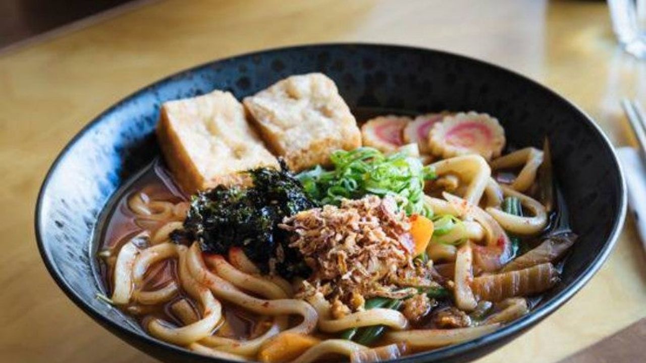 Spicy Kimchi Noodle Soup