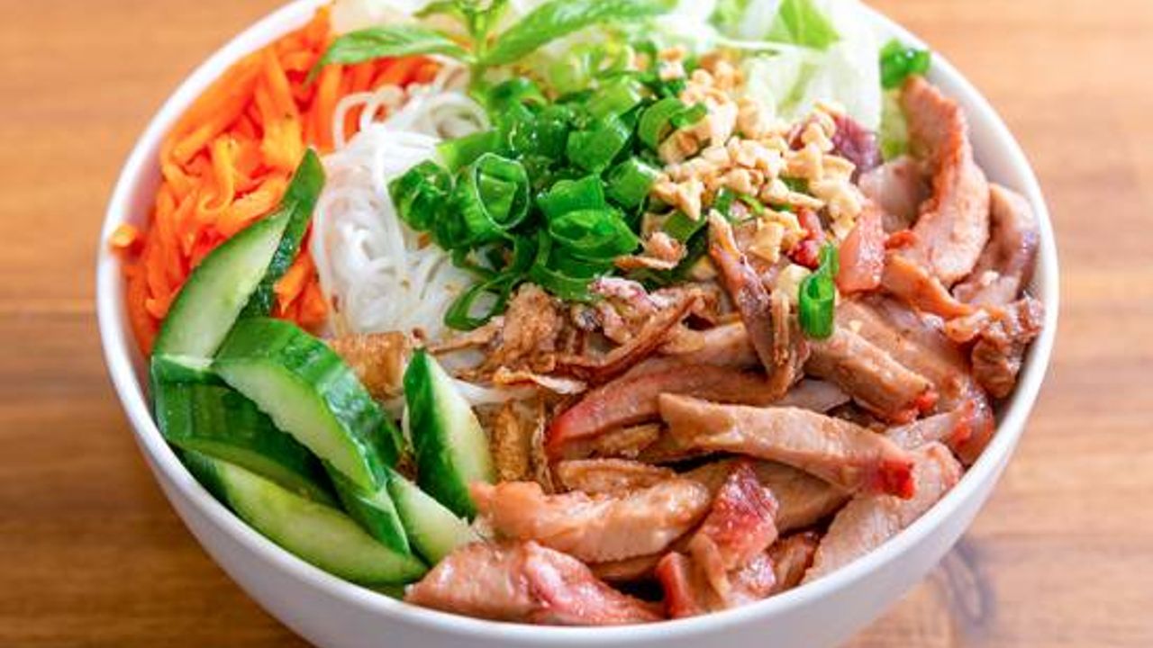 BÚN (Vietnamese Noodle Salad Bowls)