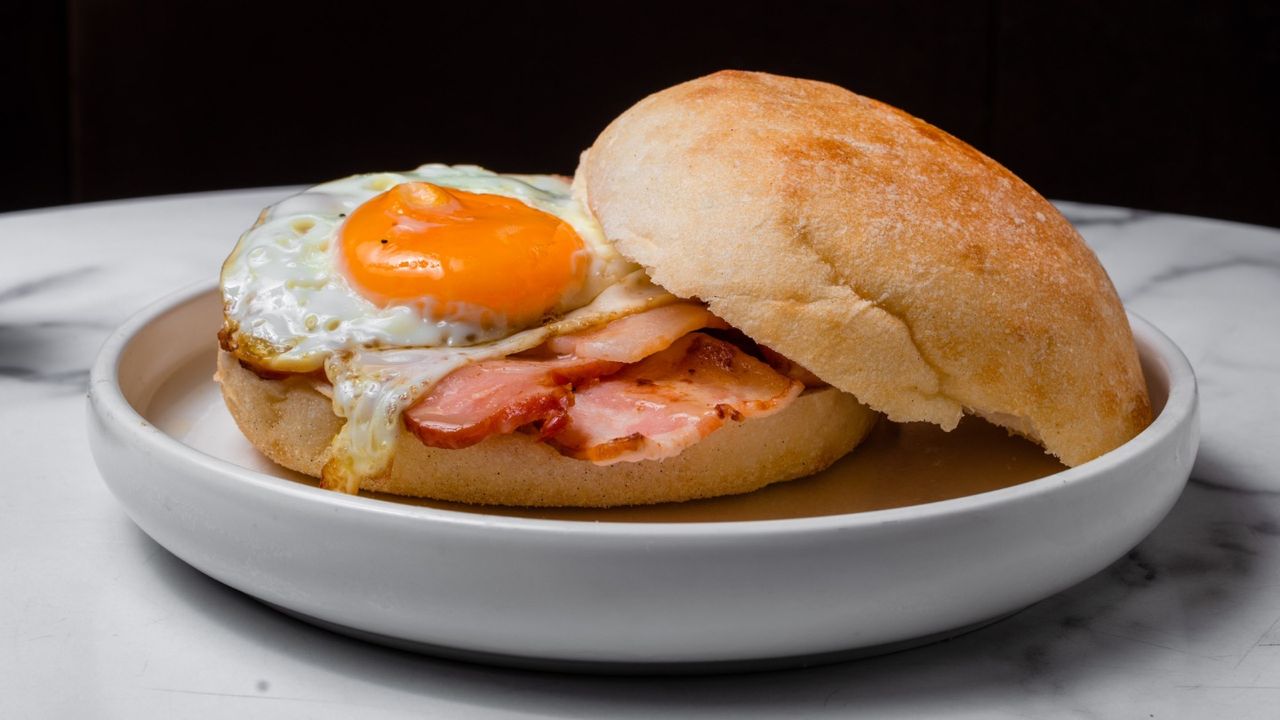 Bacon & Egg Roll
