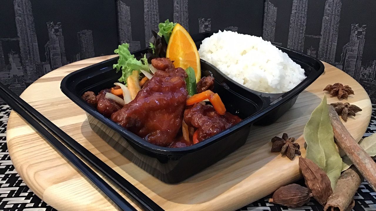 Spare Ribs in Peking Style Sauce with Rice