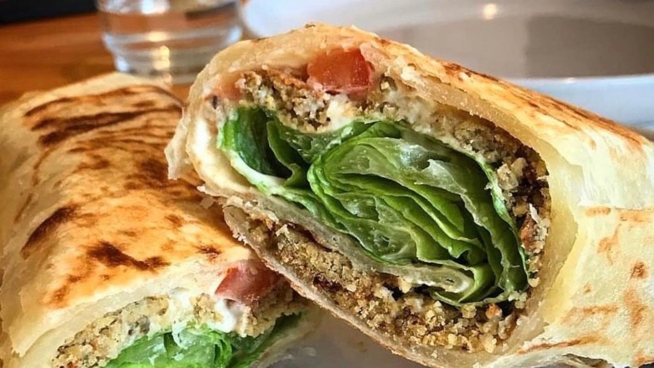 Falafel salad wrap (Vegan)