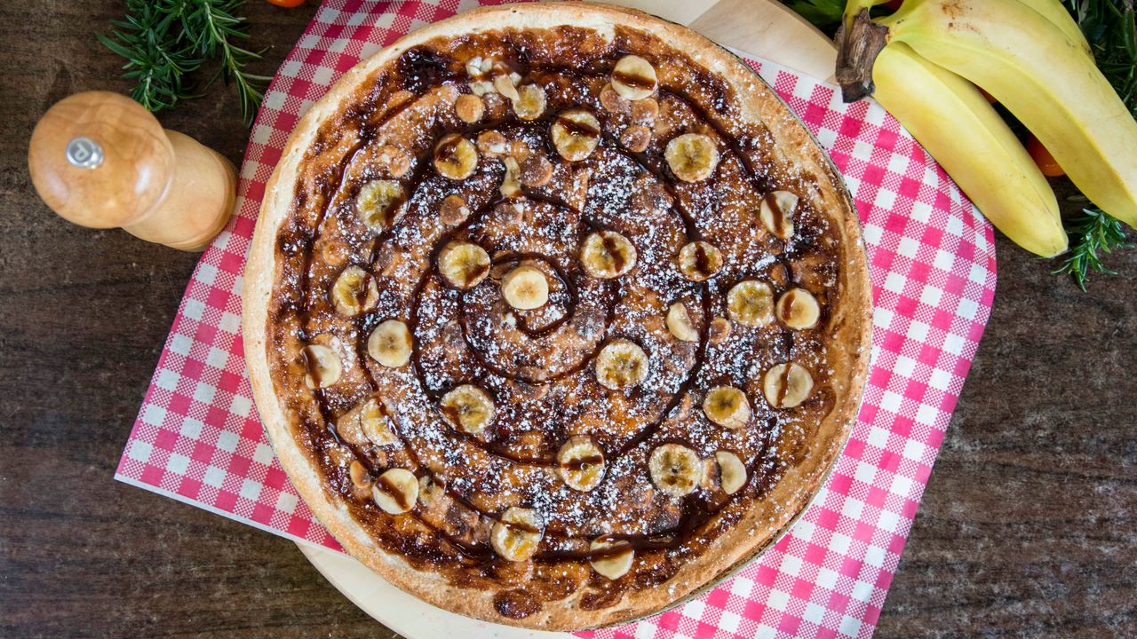 Banana Chocolate Pizza