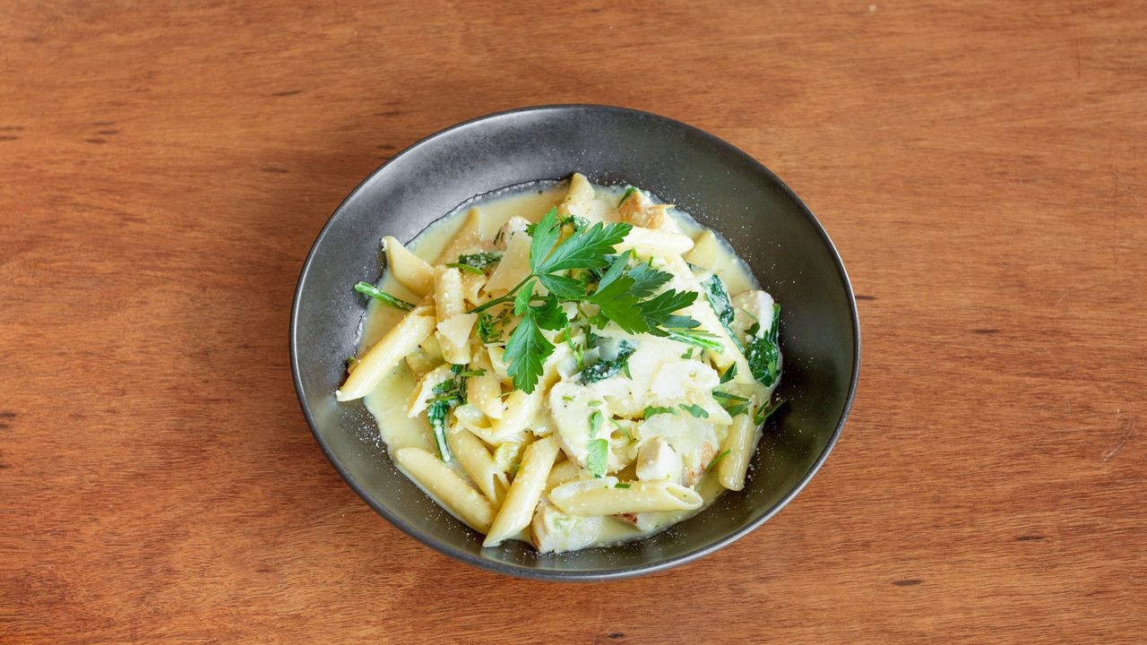Penne Pollo Avocado