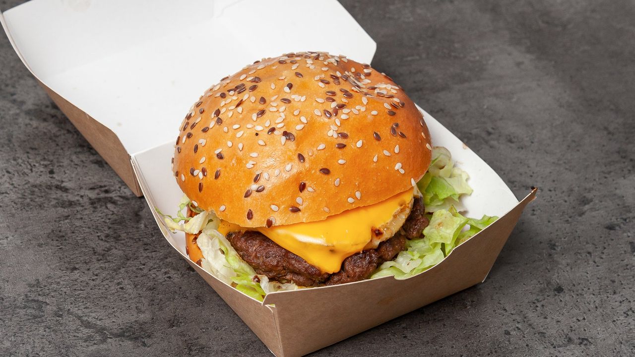 Classic Cheeseburger