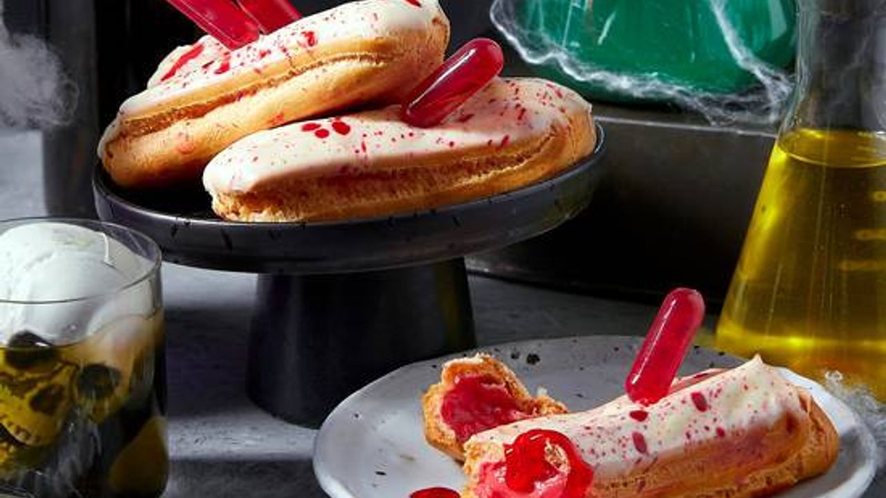 Bloody Raspberry Eclairs