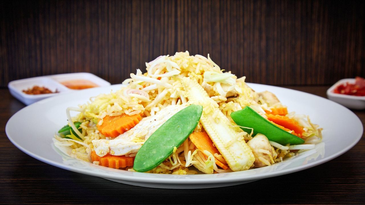 Tom Yum Fried Rice of Fried Noodle