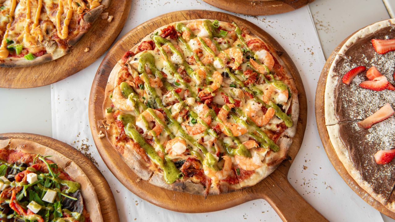Garlic Prawns (Pesto) Pizza