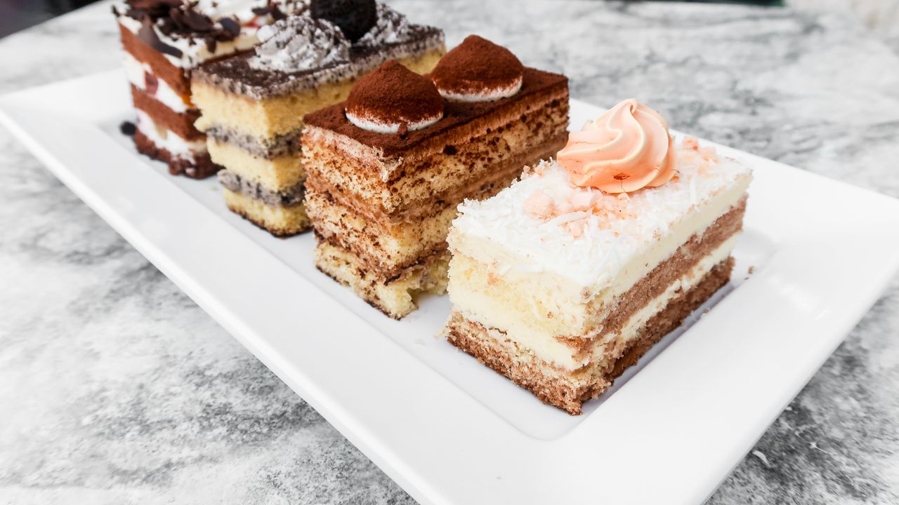1 Dozen Mixed Cakes