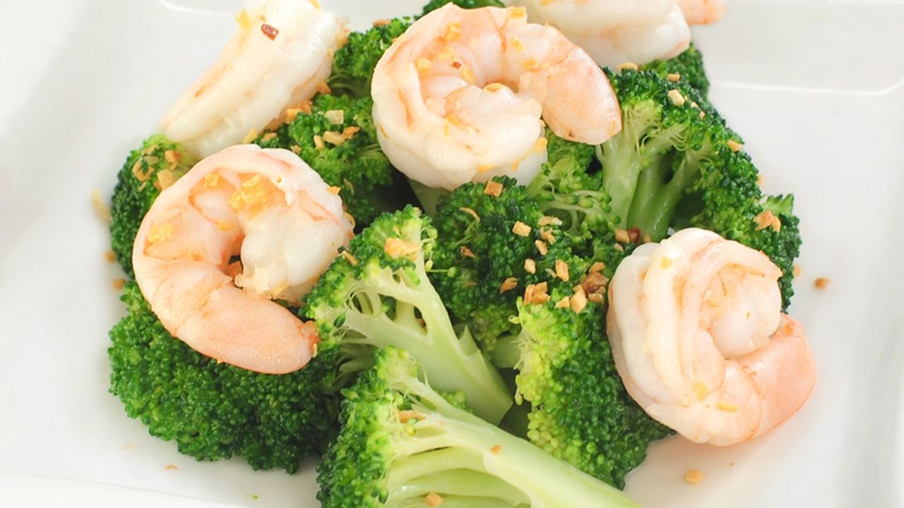 Sauteed Broccoli with Garlic Prawn