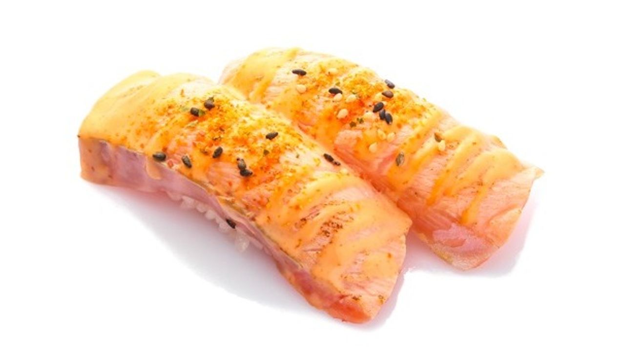 Aburi Spicy Salmon Nigiri (gf)
